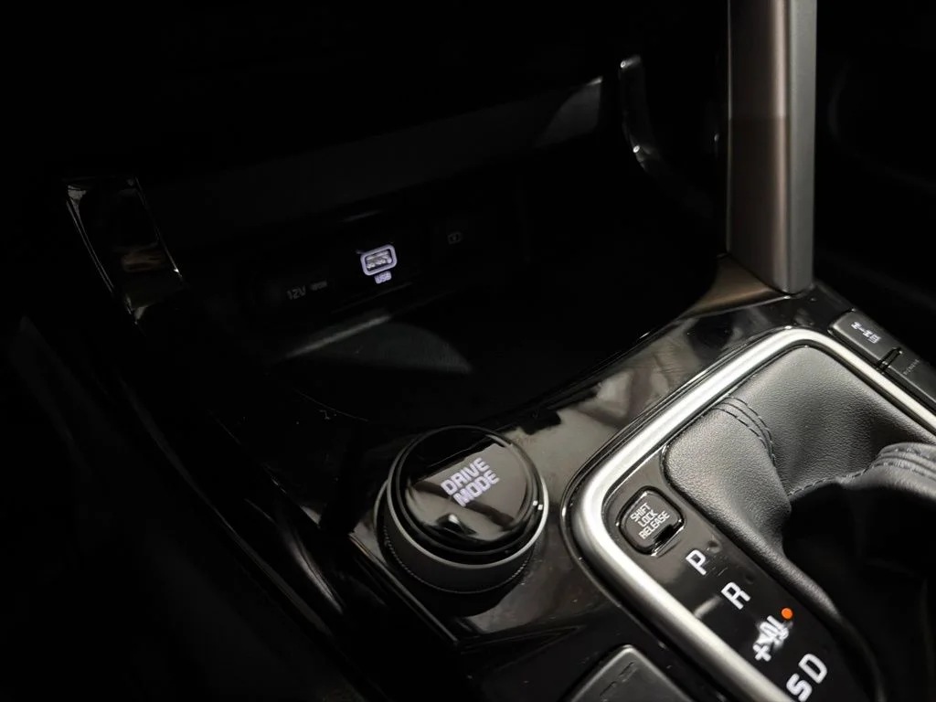 Used 2023 Gray Kia Nightfall image 17