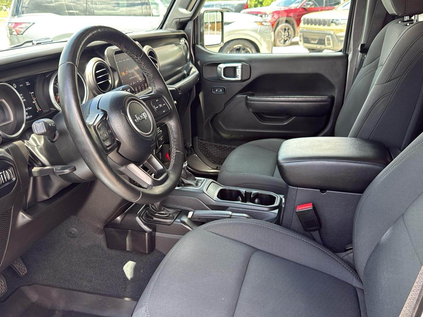 Used 2022  JEEP SPORT image 16
