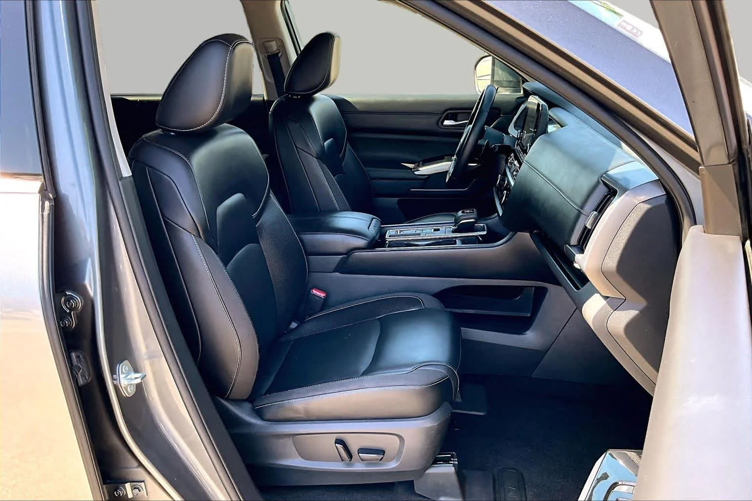 Pre-Owned 2022 Nissan Pathfinder SL