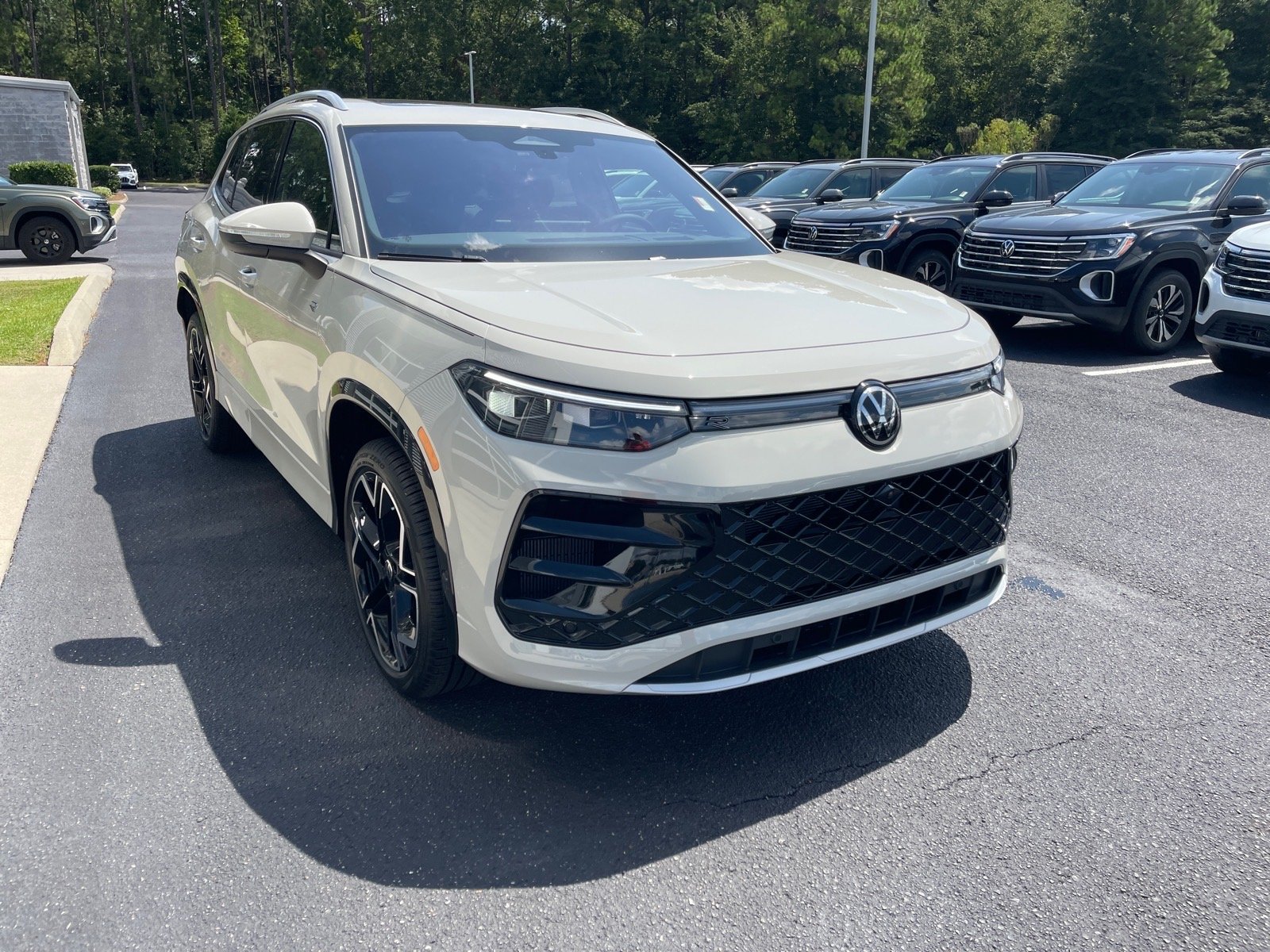 New 2026 Sandstone Volkswagen SEL R-Line Turbo 4Motion image 3