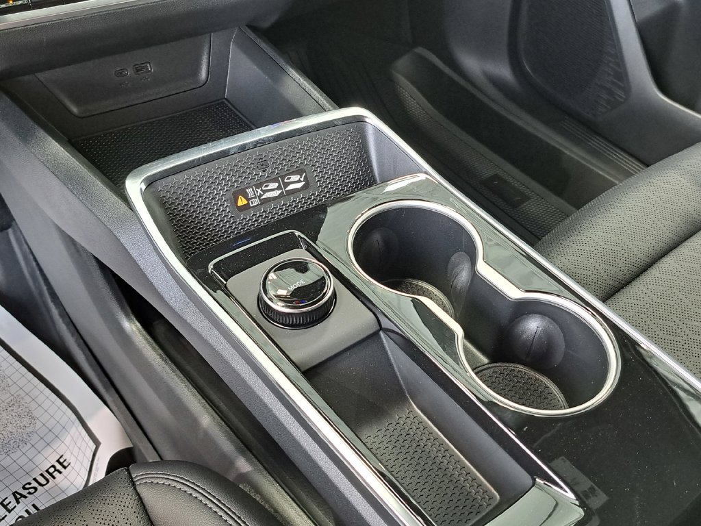 New 2027 Mosaic Black Metallic Chevrolet LT image 11