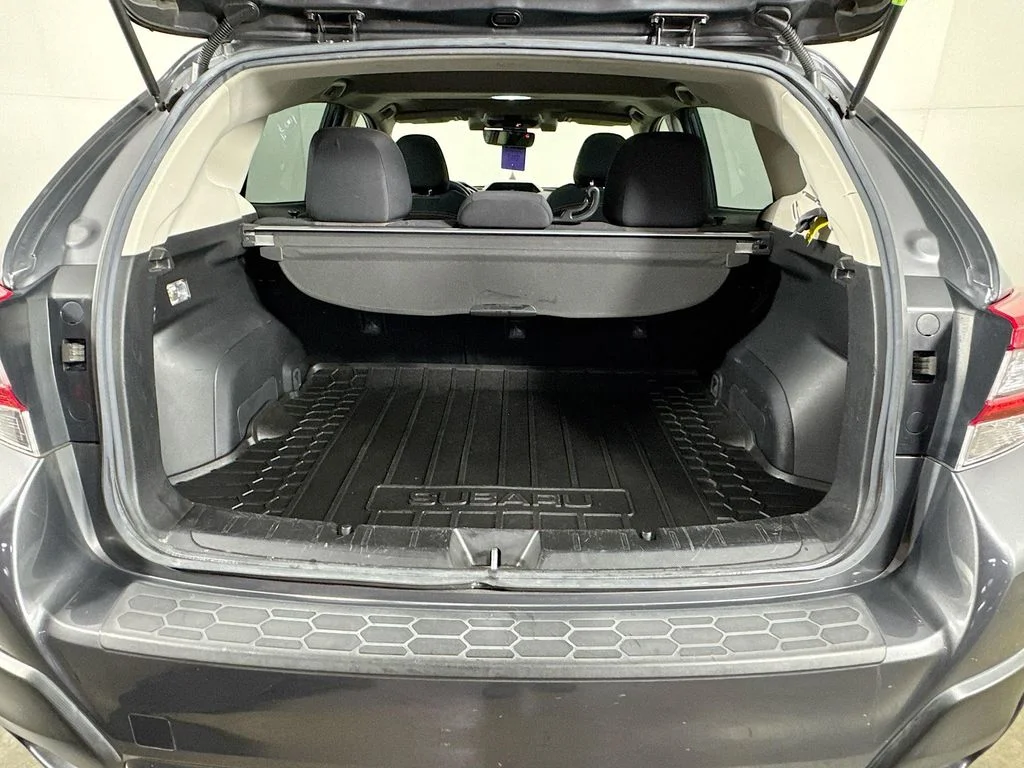 Used 2020 Gray Subaru Premium image 31