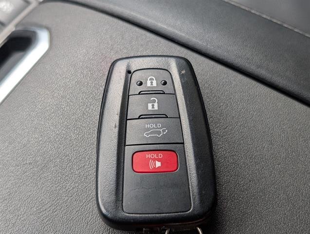 Used 2023  Toyota Platinum image 33