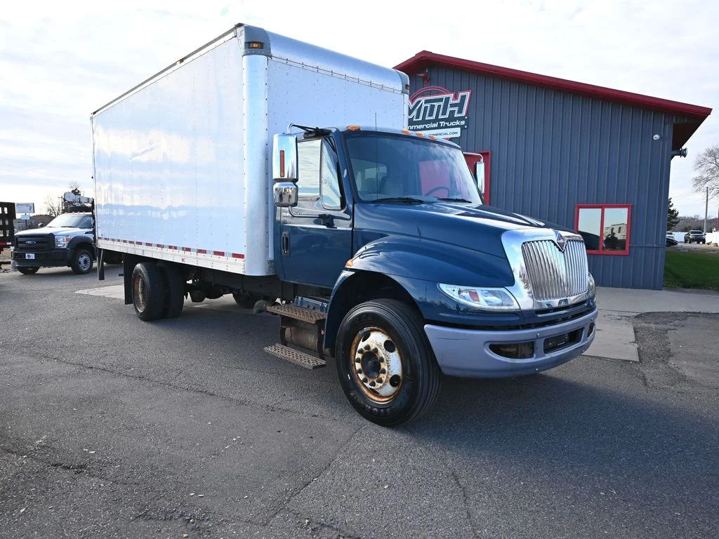 Used 2013 Blue International Series 4400 image 10