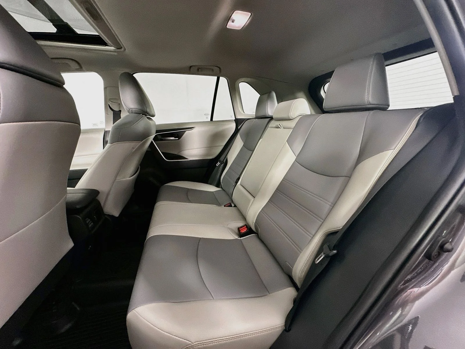 Used 2023 Gray Toyota XLE Premium image 26