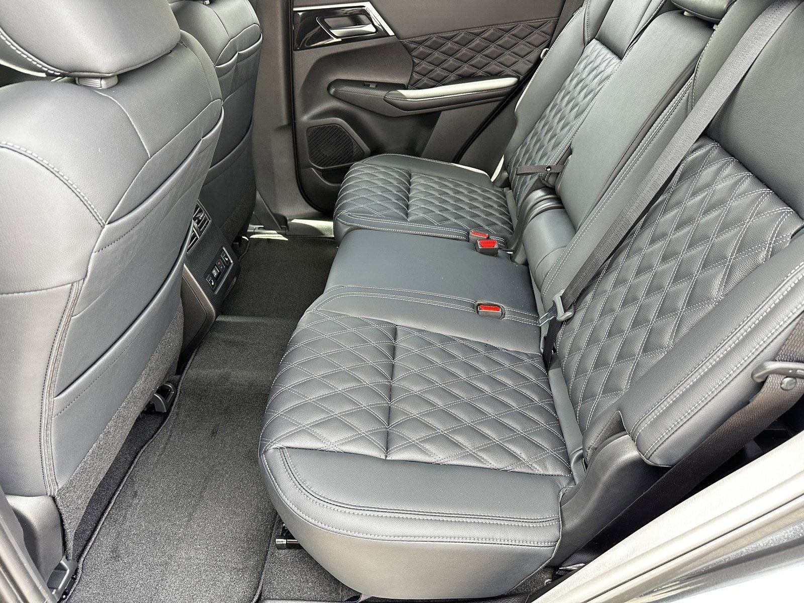 New 2026 Gray Nissan Platinum image 19