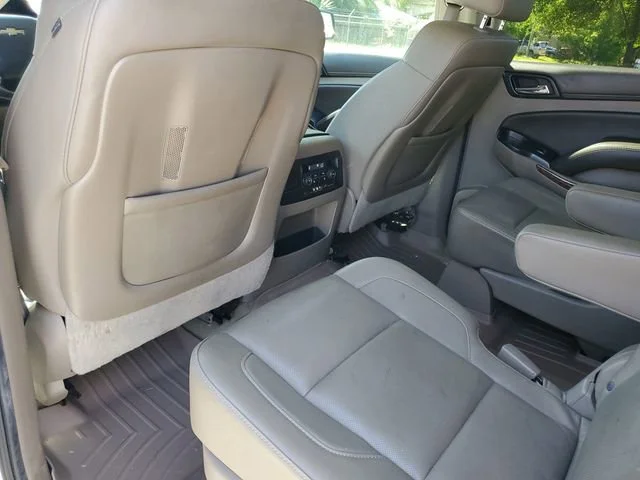 Used 2016 IRIDESCENT PEARL TRICOAT Chevrolet LTZ image 23