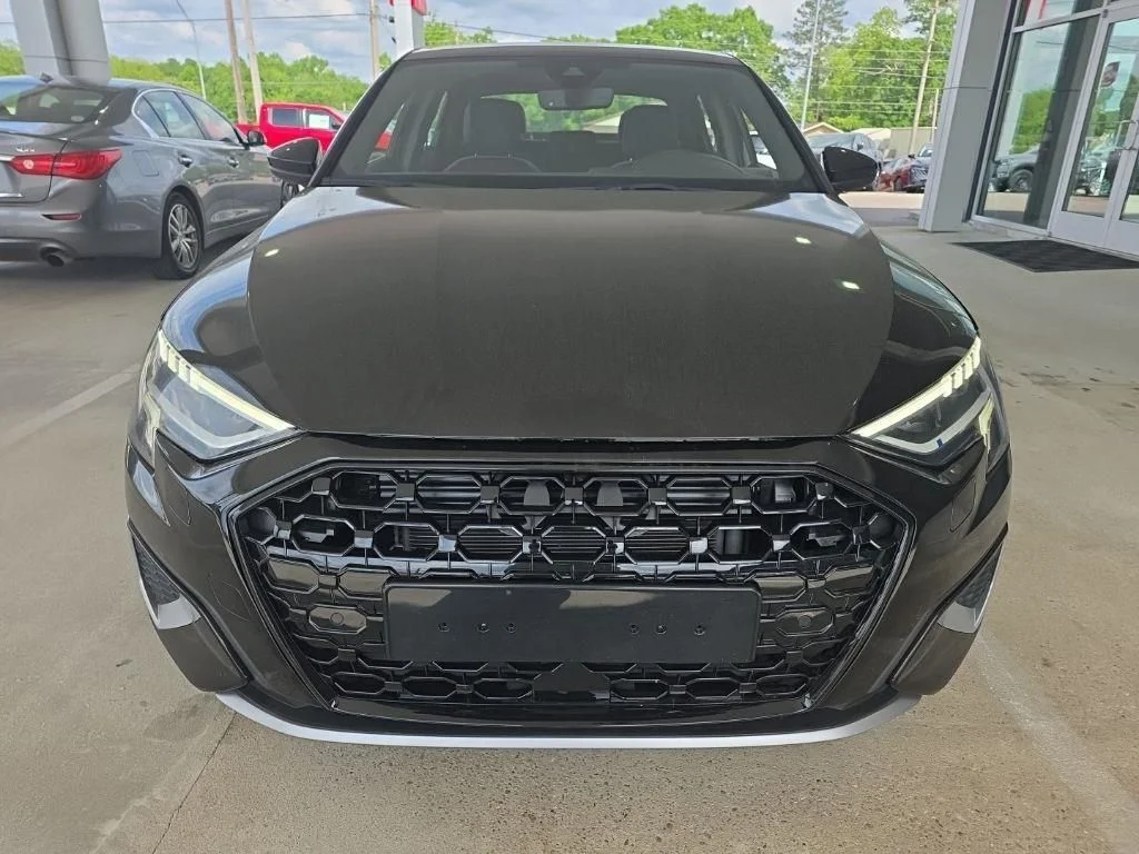 Used 2024  Audi 40 Premium image 7