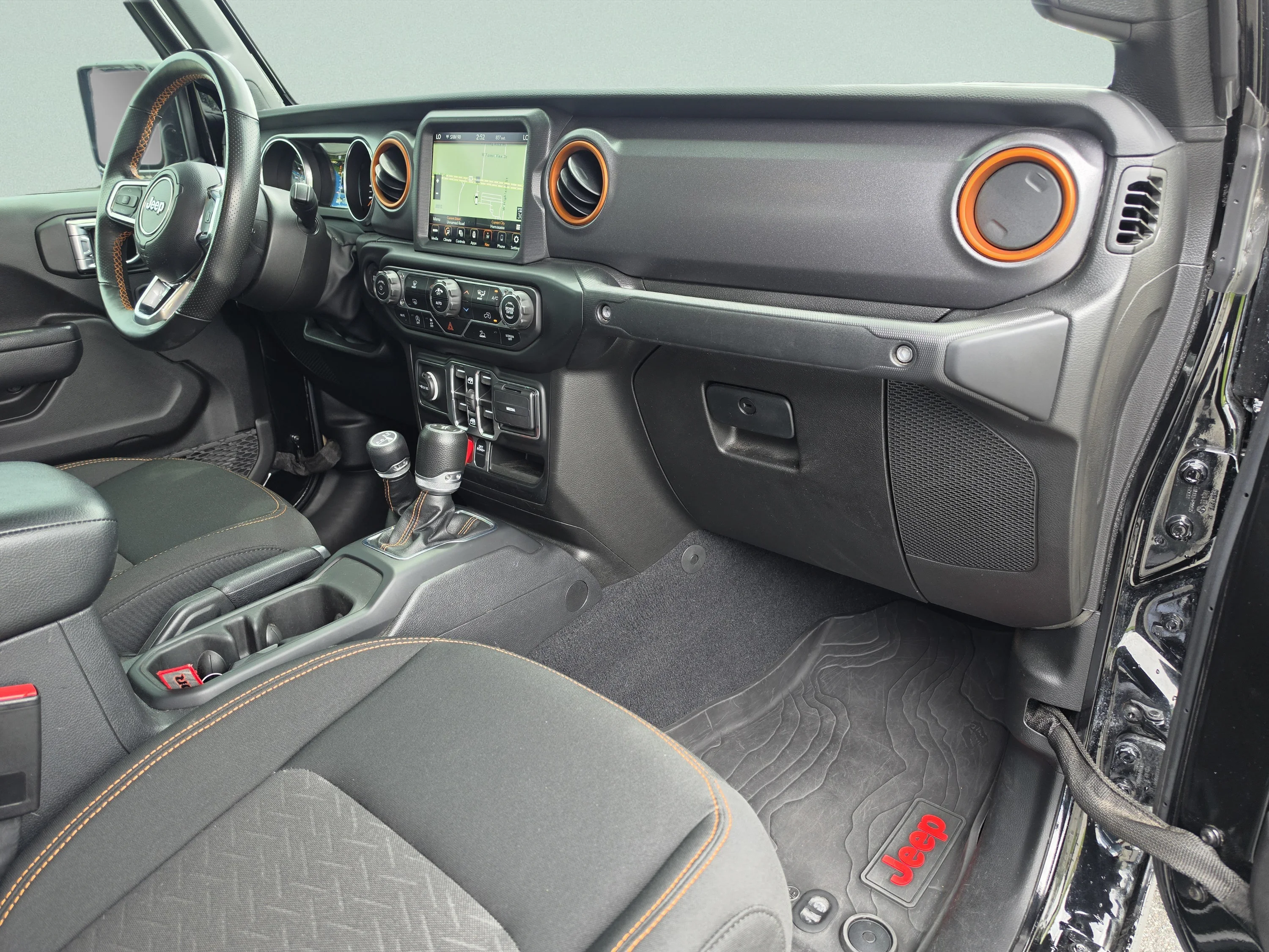 Used 2023 Black Clearcoat Jeep Mojave image 18