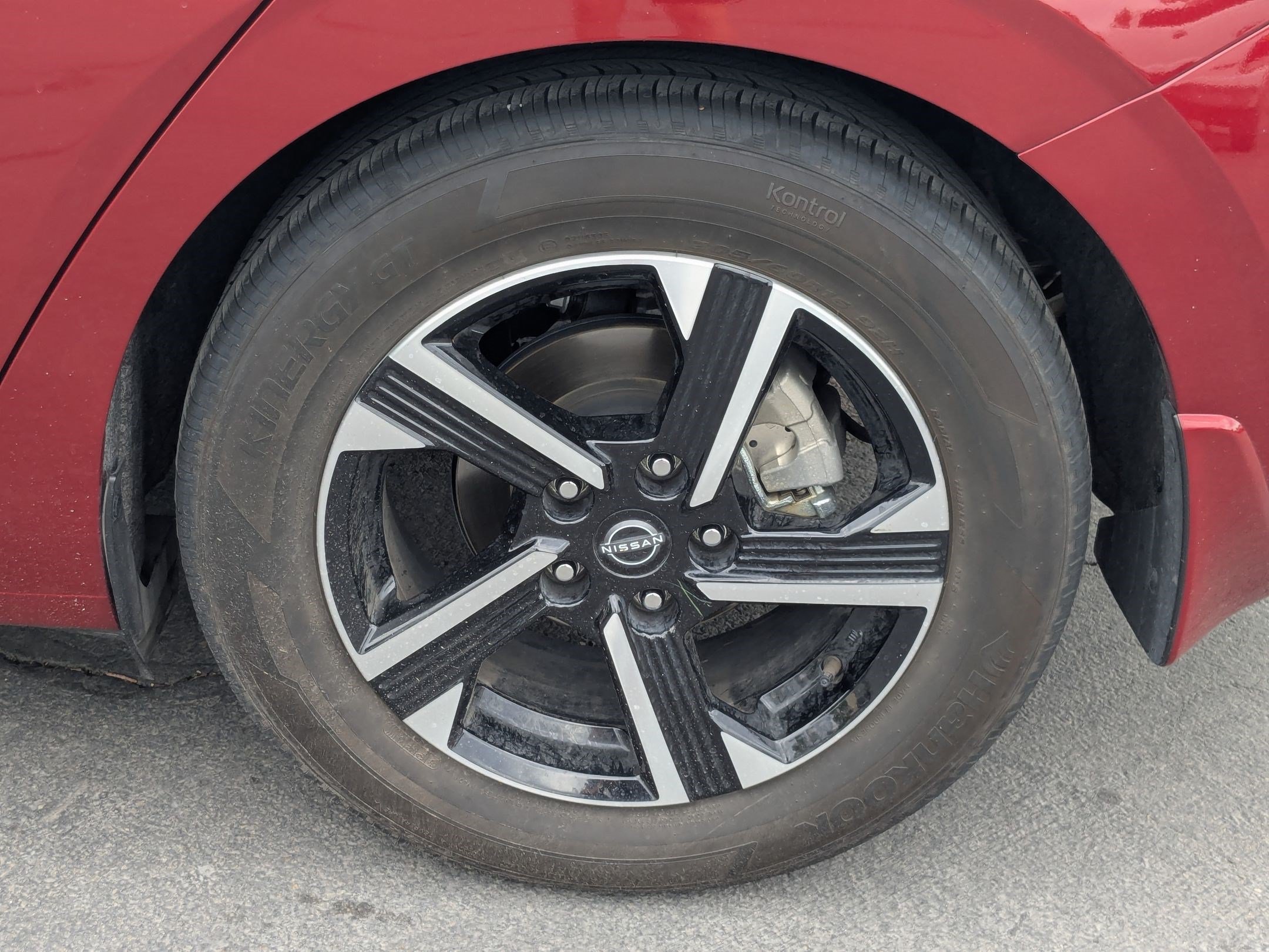 Used 2025 Scarlet Ember Tintcoat Nissan SV image 11