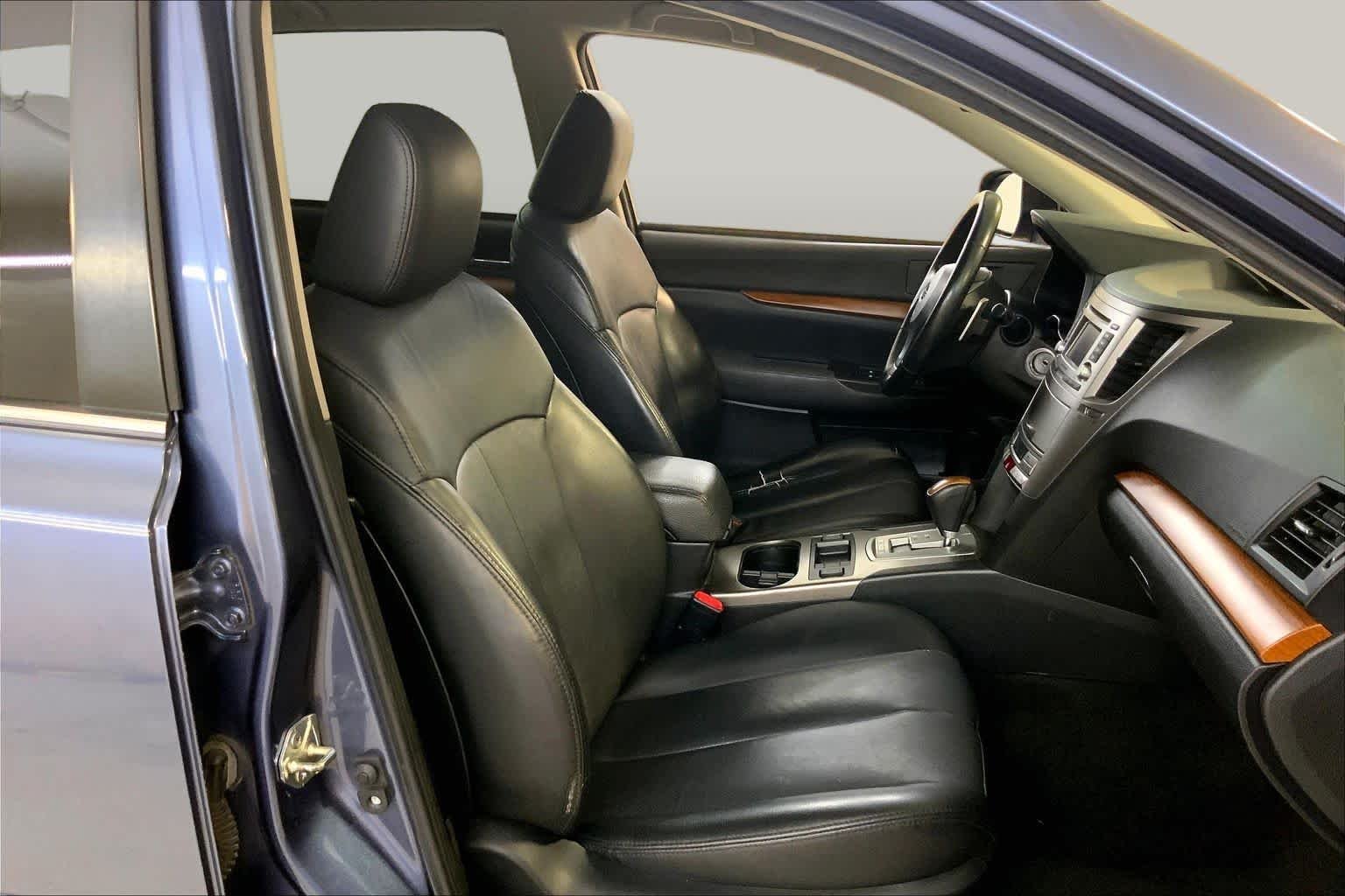 Used 2014 Twilight Blue Metallic Subaru 2.5i Limited image 8