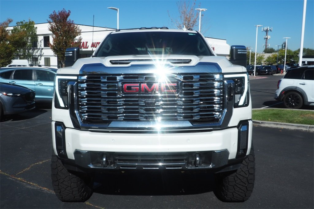 2024 Gmc Sierra HD Denali photo 2
