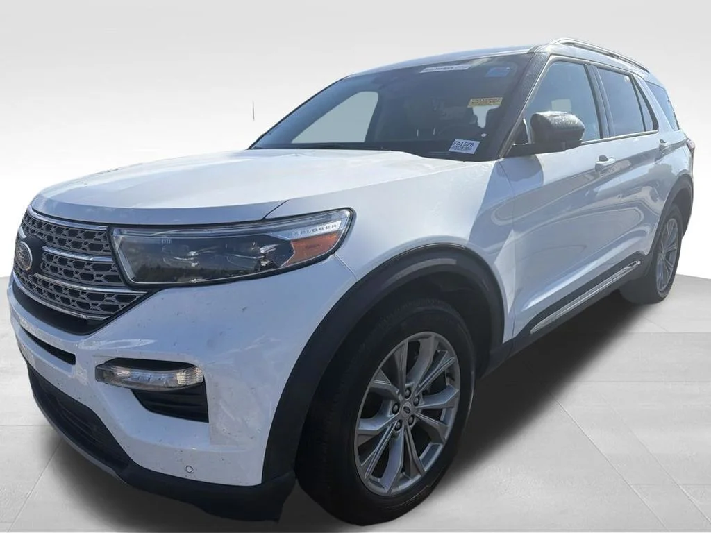 Used 2023 White Ford Limited image 4