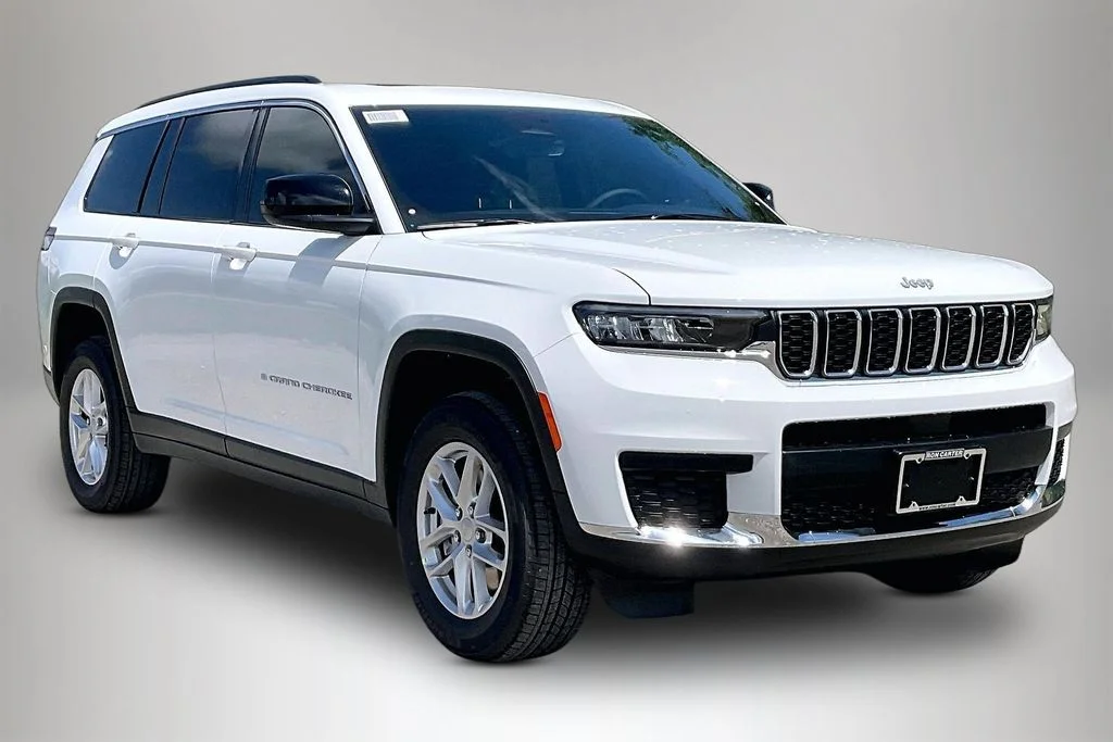 New 2026 Bright White Clear-Coat Exterior Paint Jeep Laredo image 1