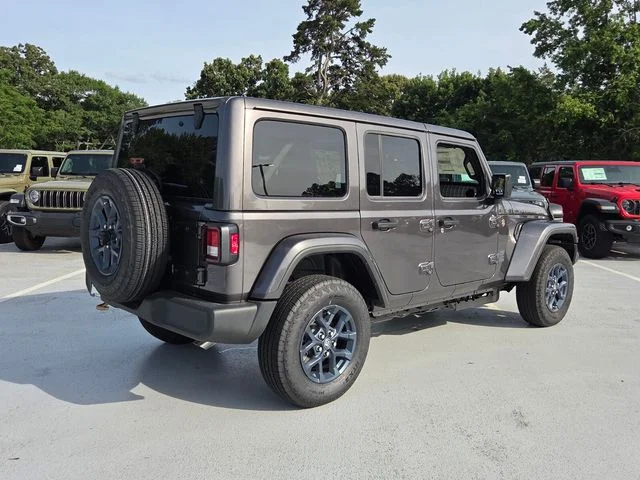 New 2026 Granite Crystal Metallic Clear-Coat Exterior Paint Jeep  image 9