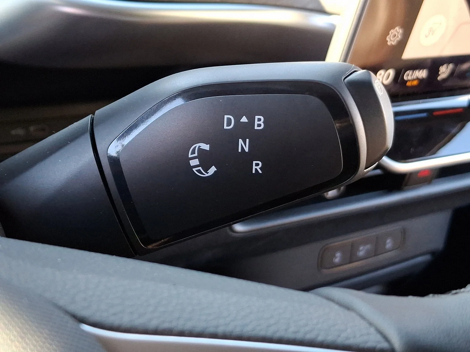 2025 Volkswagen ID. Buzz PRO S - Photo 11