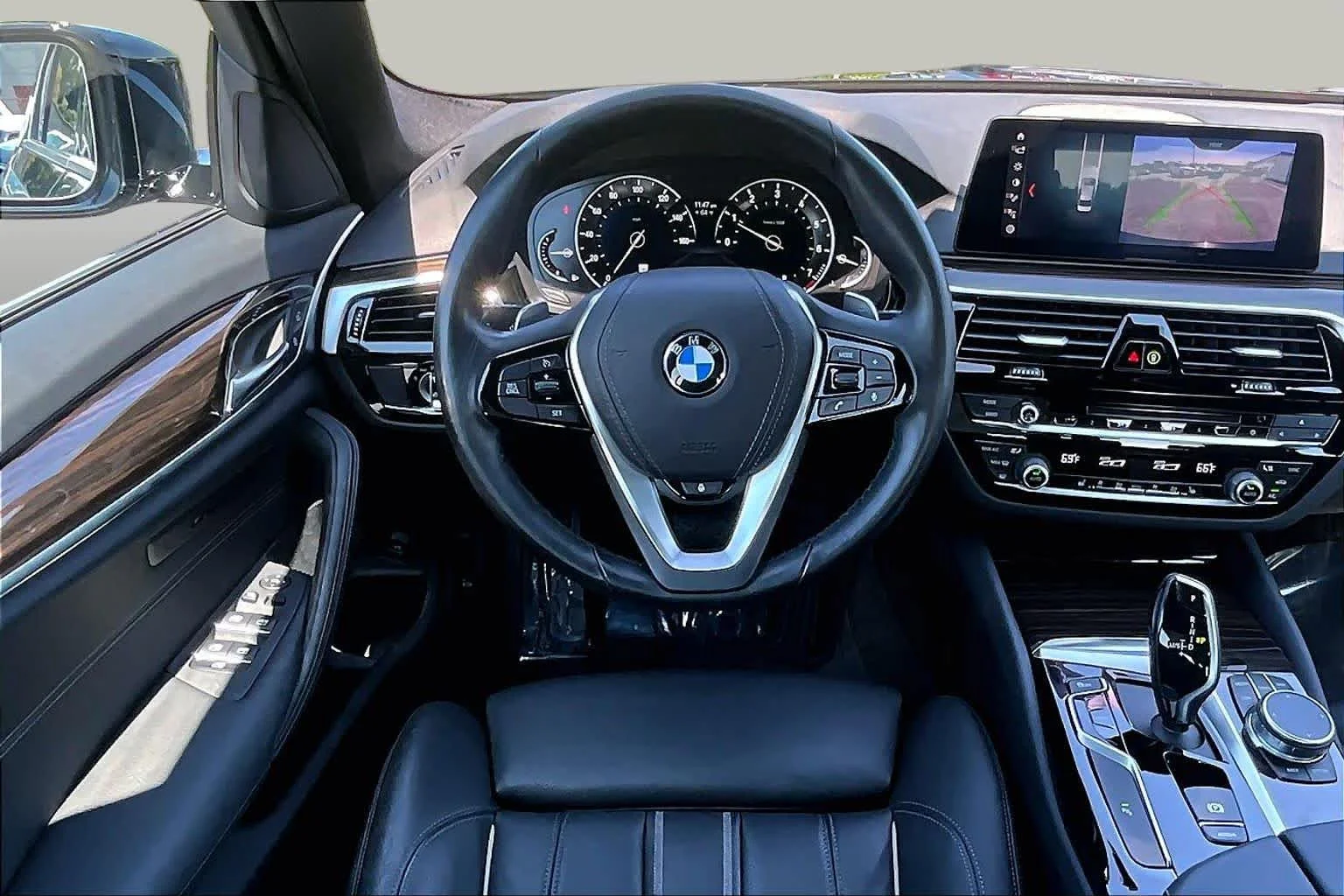Used 2019 Black Sapphire Metallic BMW 530i xDrive image 6