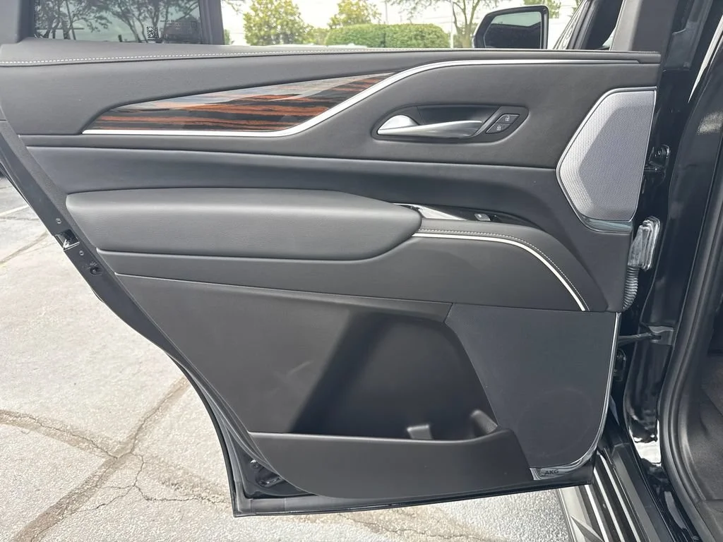 2024 Cadillac Escalade Premium Luxury - Photo 30