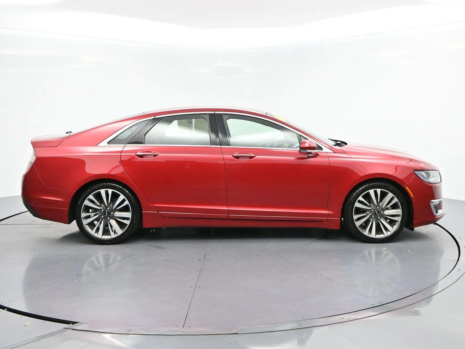 Used 2020 Red Carpet Metallic Tinted Clearcoat Lincoln Reserve image 8