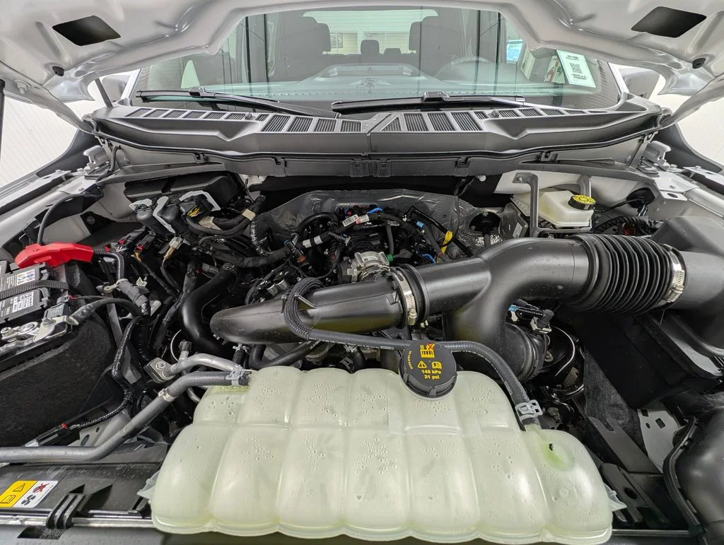 New 2026 Oxford White Ford STX® image 28