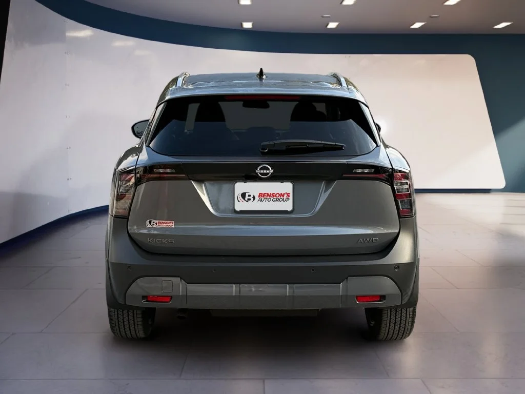 New 2027 Gray Nissan SR image 4