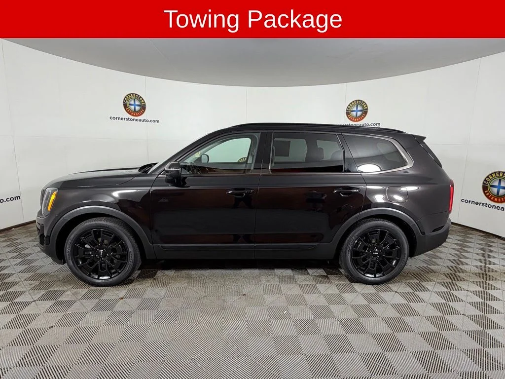 Used 2022 Black Kia EX image 21