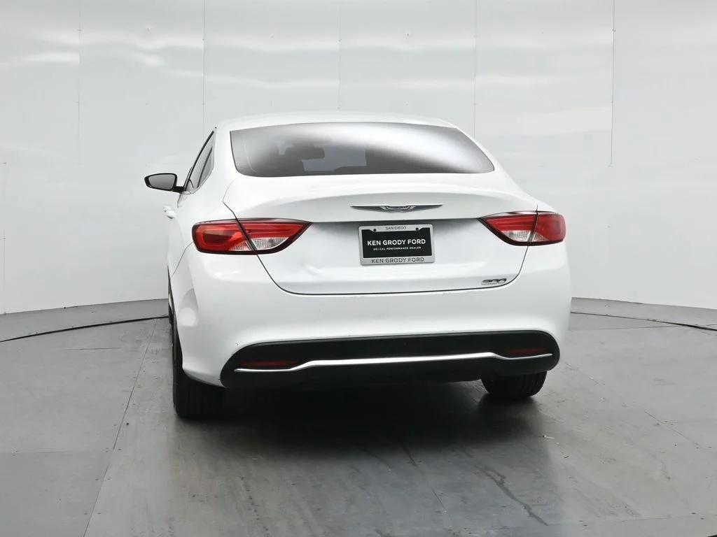 Used 2015 White Chrysler Limited image 24