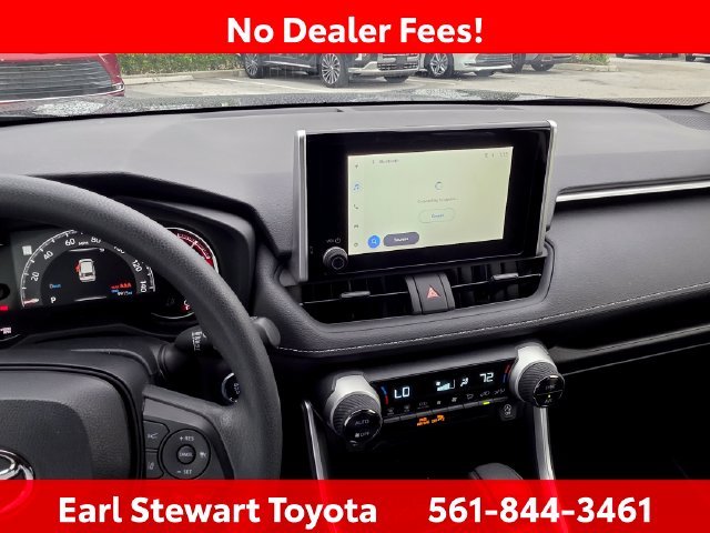 Used 2025  Toyota XLE image 6