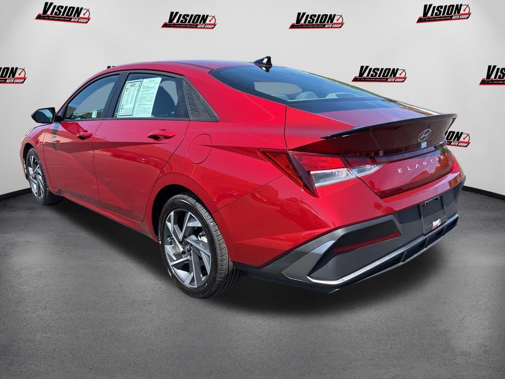 2025 Hyundai Elantra SEL - Photo 7