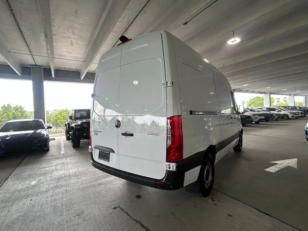 Used 2025 White Mercedes-Benz Cargo 144 WB image 4