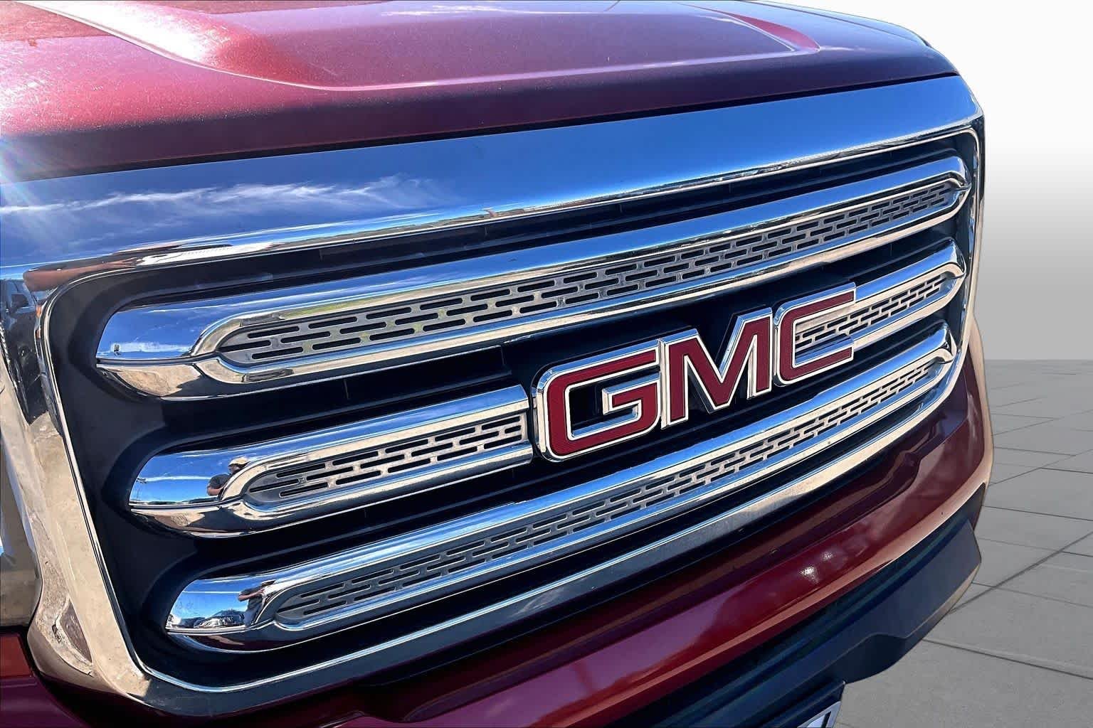 Used 2016 Copper Red Metallic GMC 2WD image 29