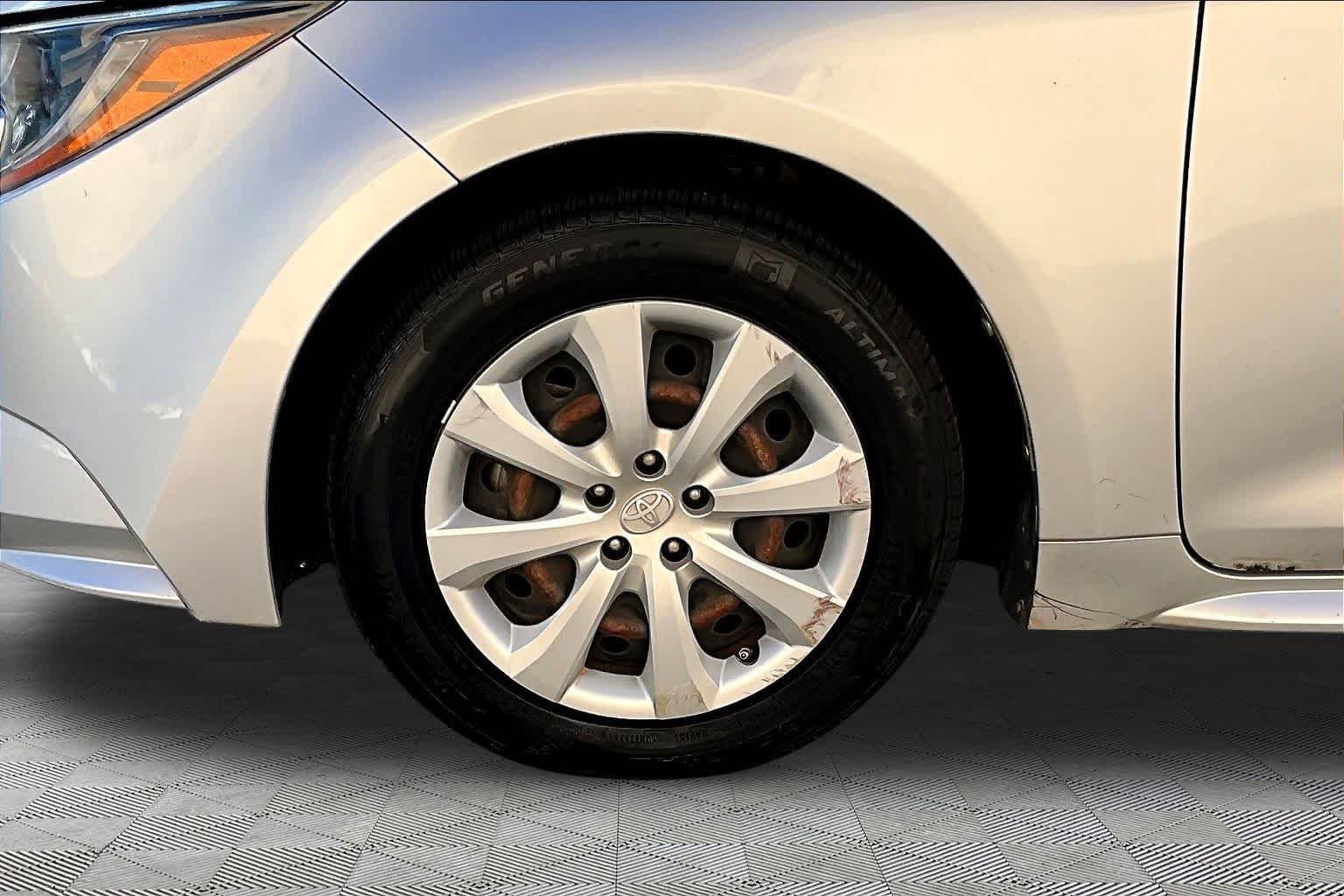 Used 2020 Classic Silver Metallic Toyota LE image 11