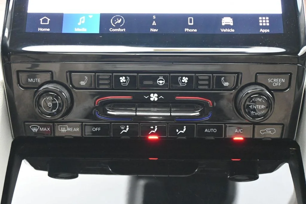 Used 2023 Black Jeep Summit image 20