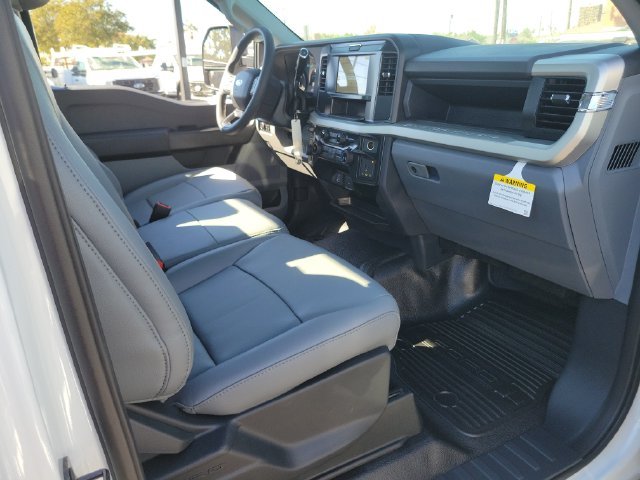 New 2026 Oxford White Ford F-600® XL image 19