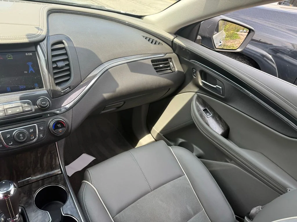 Used 2014 Topaz Metallic Chevrolet 2LT image 11