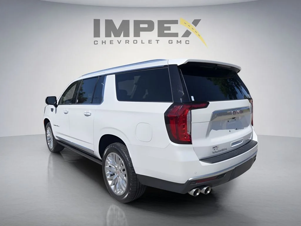 Used 2023 White GMC Denali image 3
