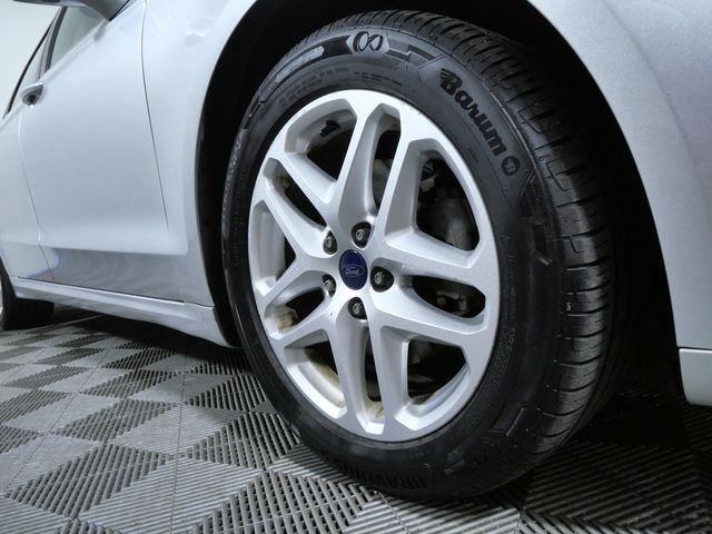 Used 2016 Silver Ford SE image 2