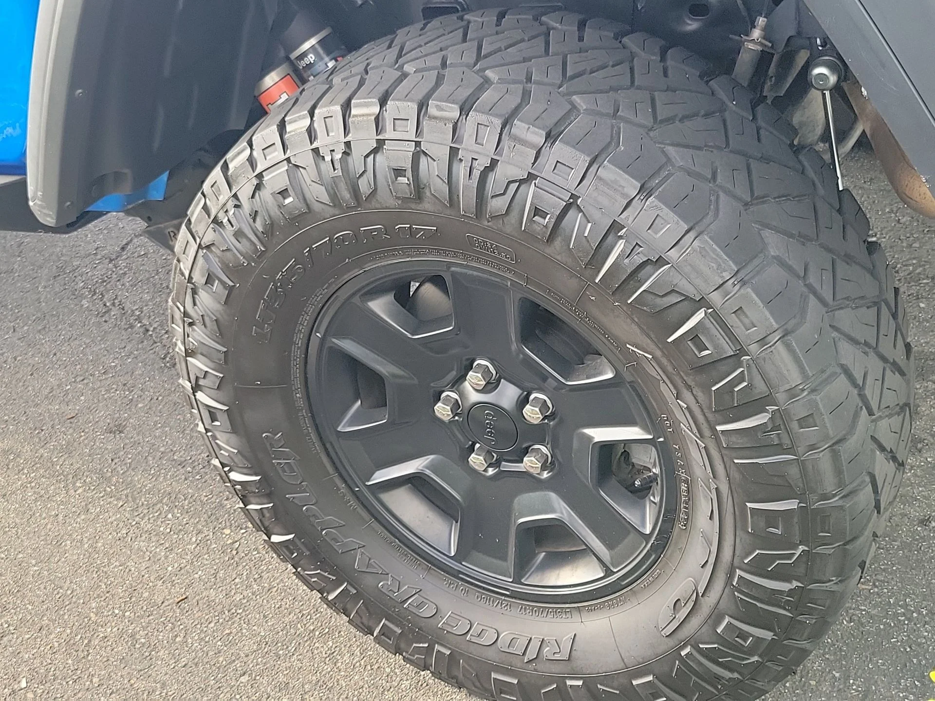 Certified Used 2022 Blue Jeep Mojave image 21