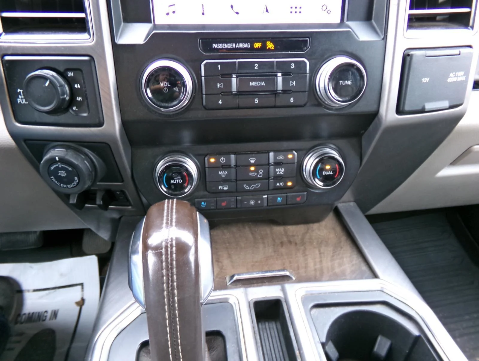 Used 2019 White Platinum Metallic Tri-Coat FORD  image 11