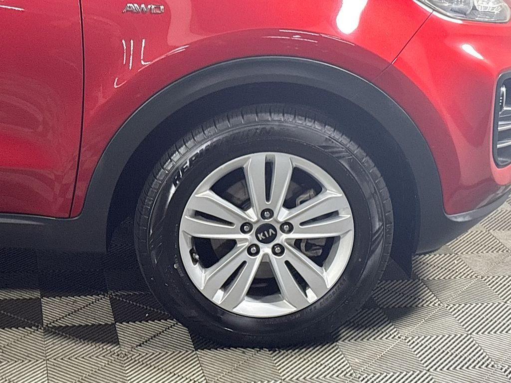 Used 2018 Red Kia LX image 22