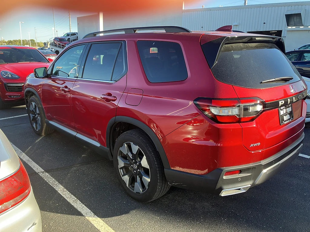 Certified Used 2026 Radiant Red Metallic II Honda Touring image 5