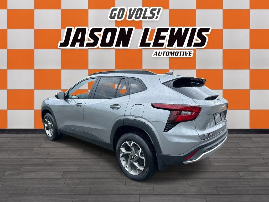 Used 2025 Sterling Gray Metallic Chevrolet LT image 6