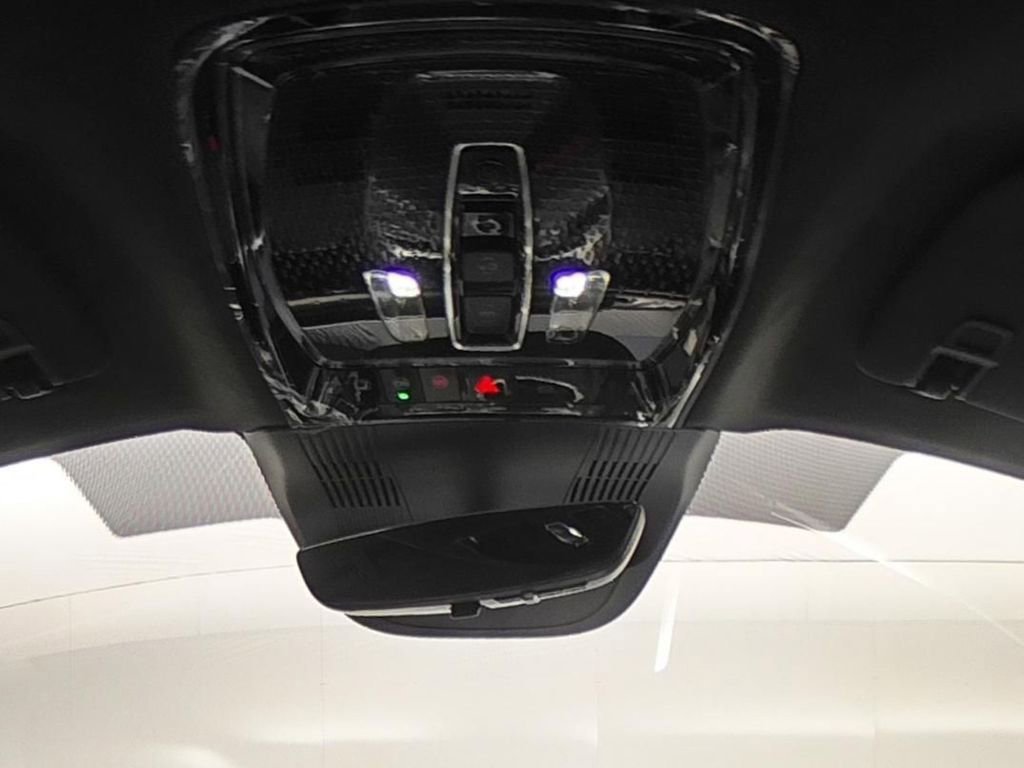 2026 Cadillac VISTIQ Premium Luxury - Photo 17