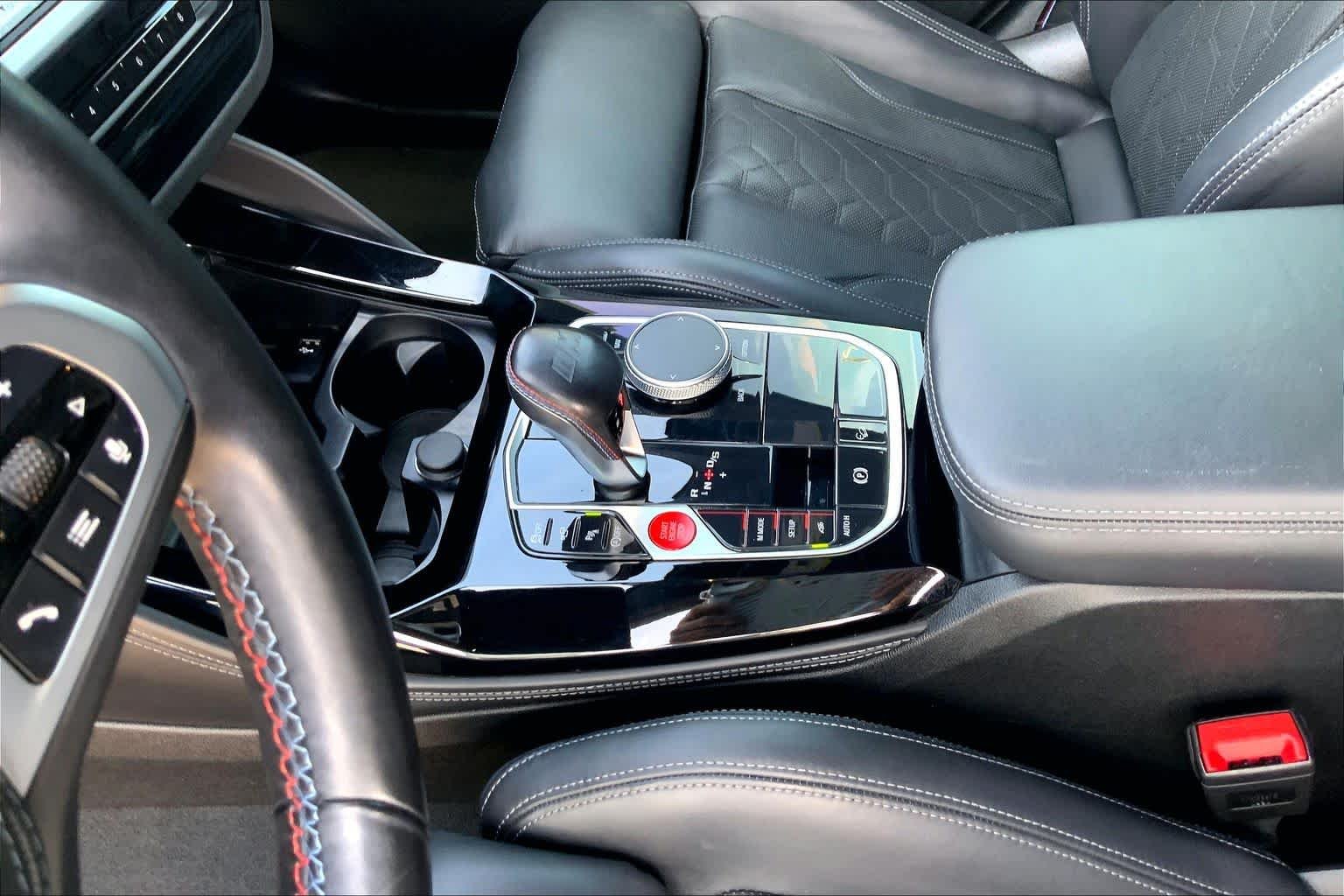 Used 2022 Marina Bay Blue Metallic BMW  image 17