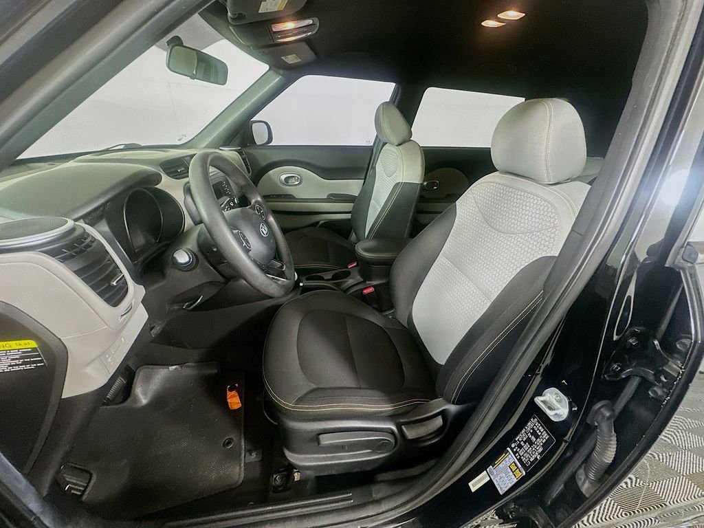 Used 2015 Black Kia Plus image 19