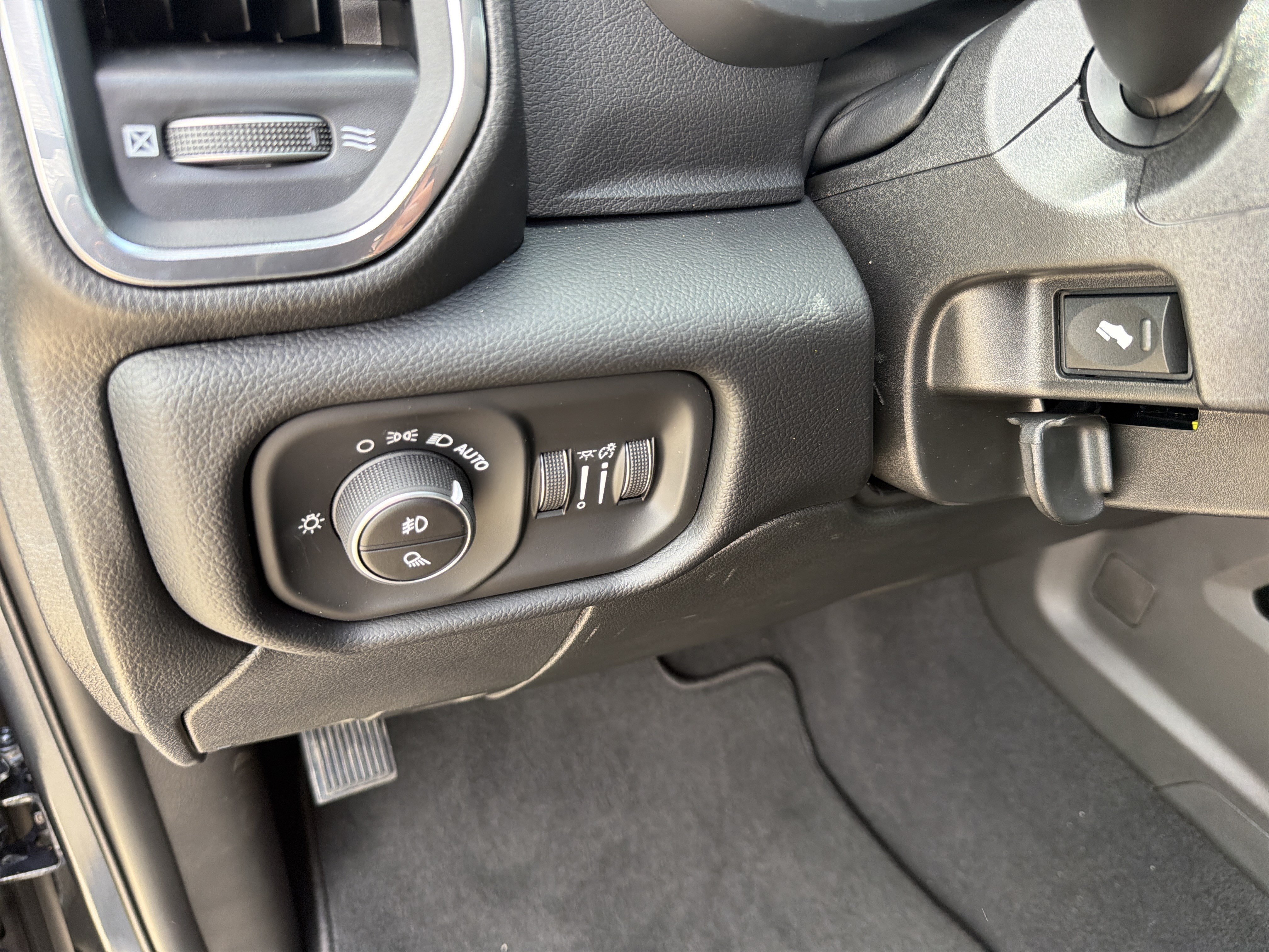 New 2026 Forged Blue Metallic Exterior Paint RAM Laramie image 25