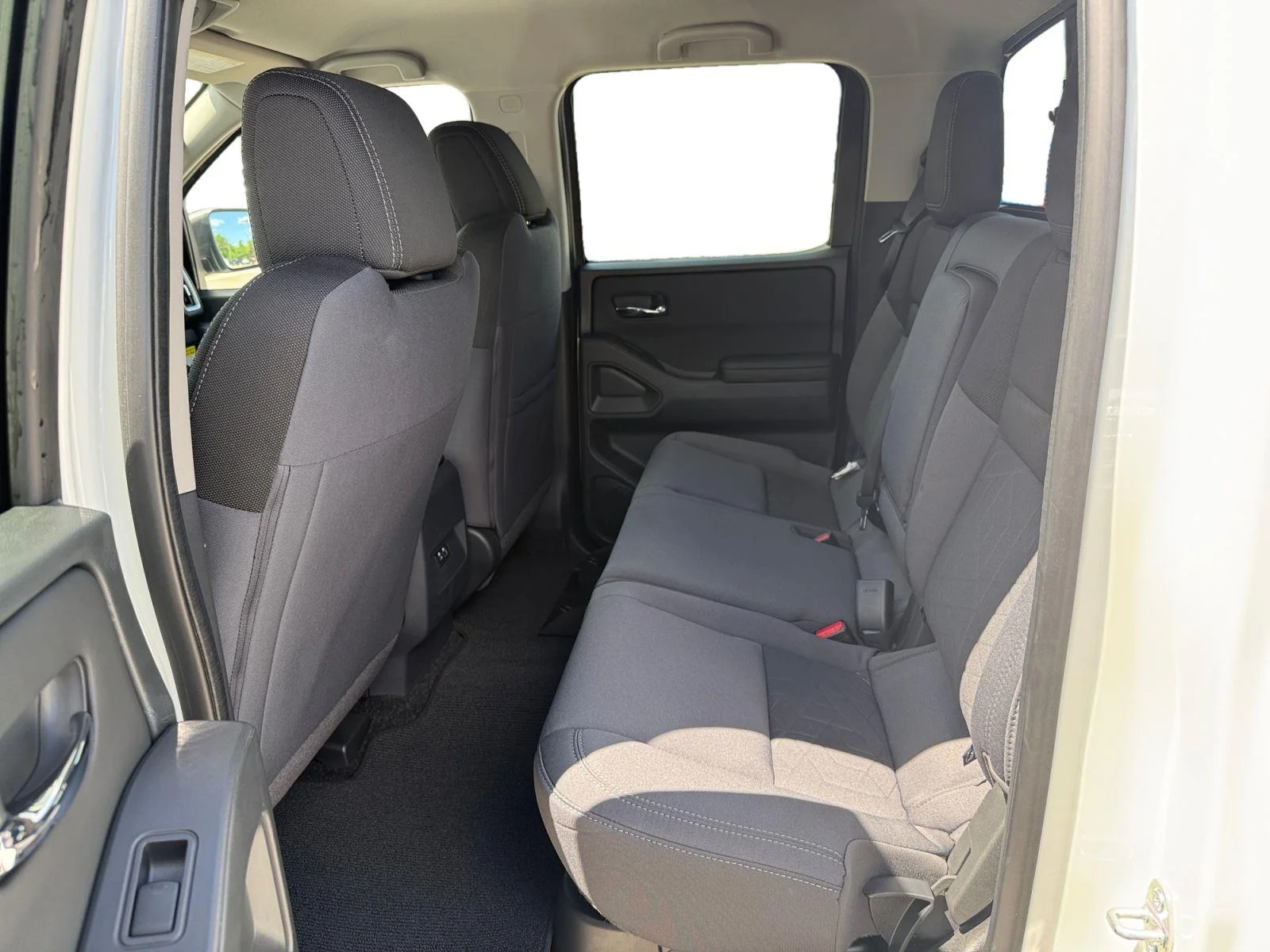New 2026 GLACIER WHITE NISSAN CREW CAB 4X4 SV image 19