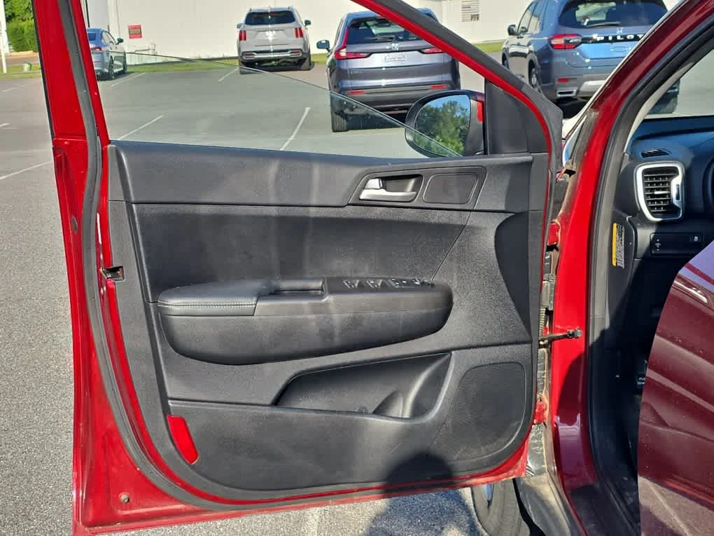 Used 2017 Hyper Red Kia LX image 7