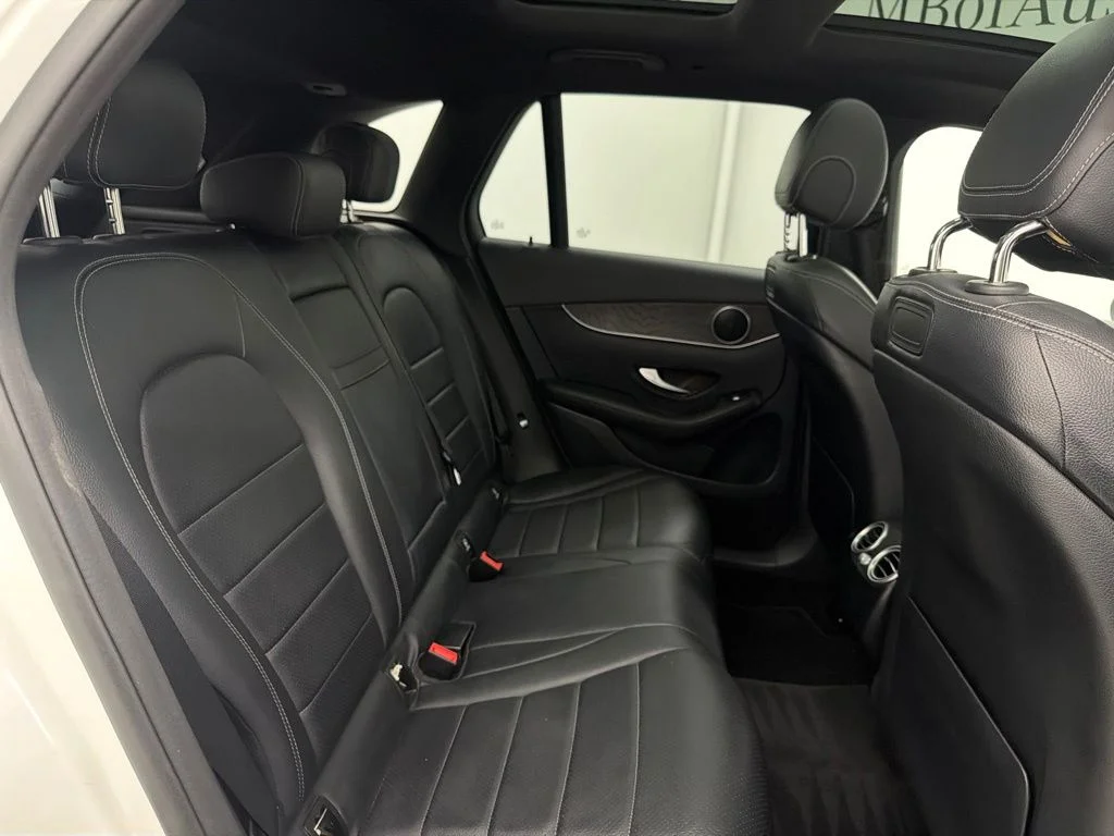 Used 2018 White Mercedes-Benz GLC 300 image 30