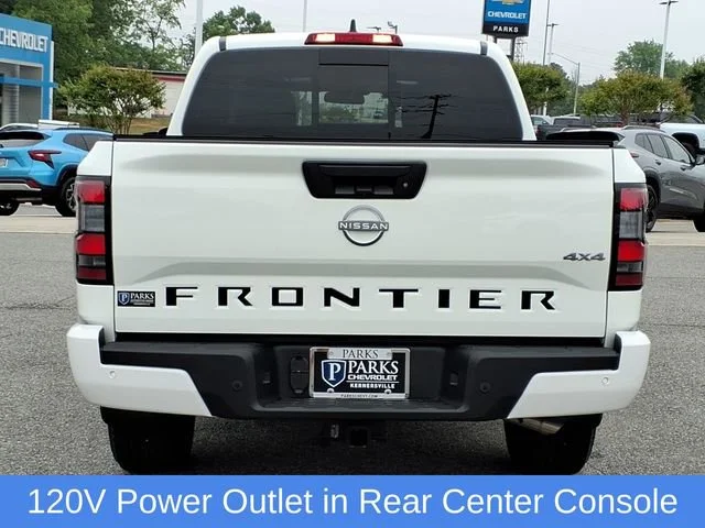 Used 2025 White Nissan Crew Cab SV 4x4 image 32